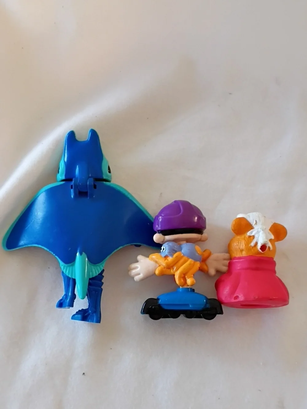 EUC Vintage 90s McDonalds And Hardees Toys Bunny Dwarfs Kenny Muppets Manta Ray
